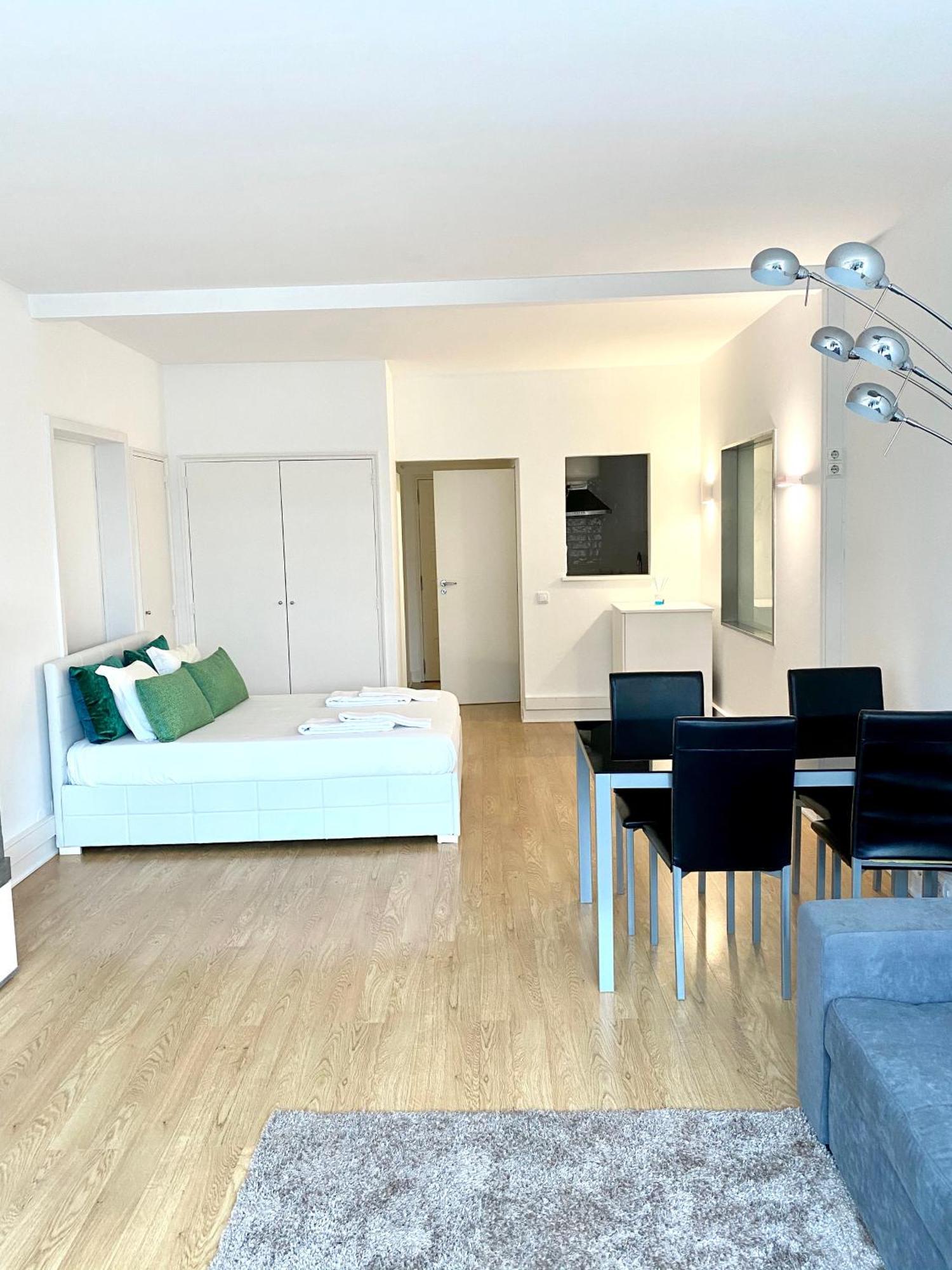 Estoril 2 & 5- Beach Side Casino Garden Studio Екстериор снимка